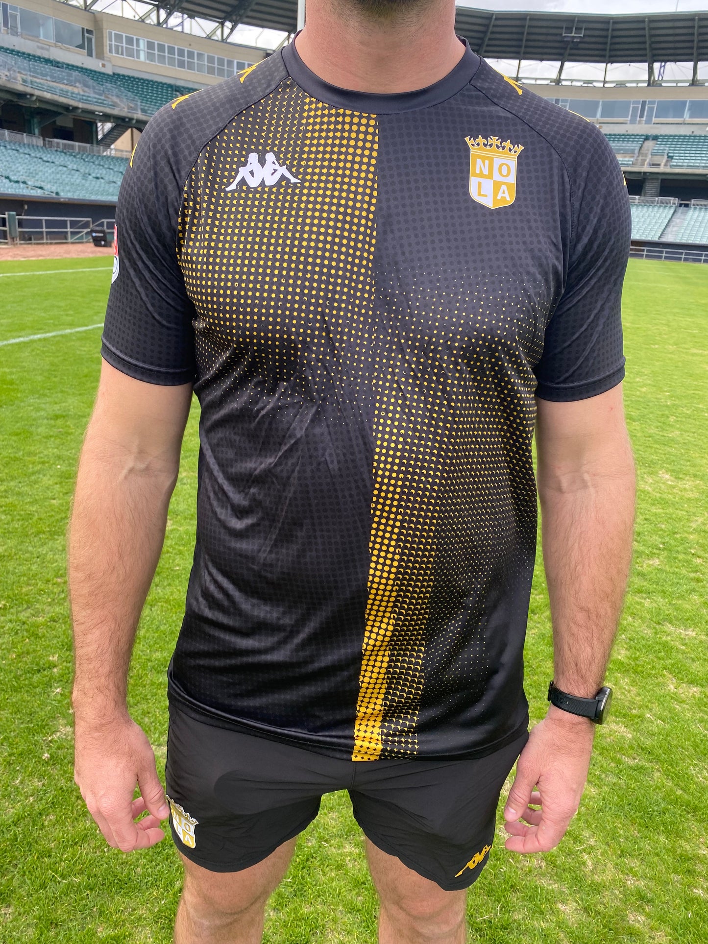 NOLA GOLD Training Top Black Gradient